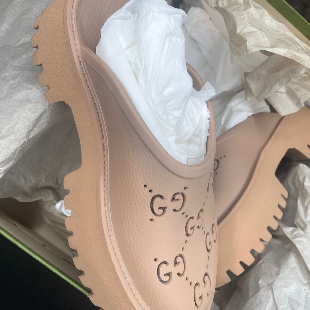 Gucci Camel Mules